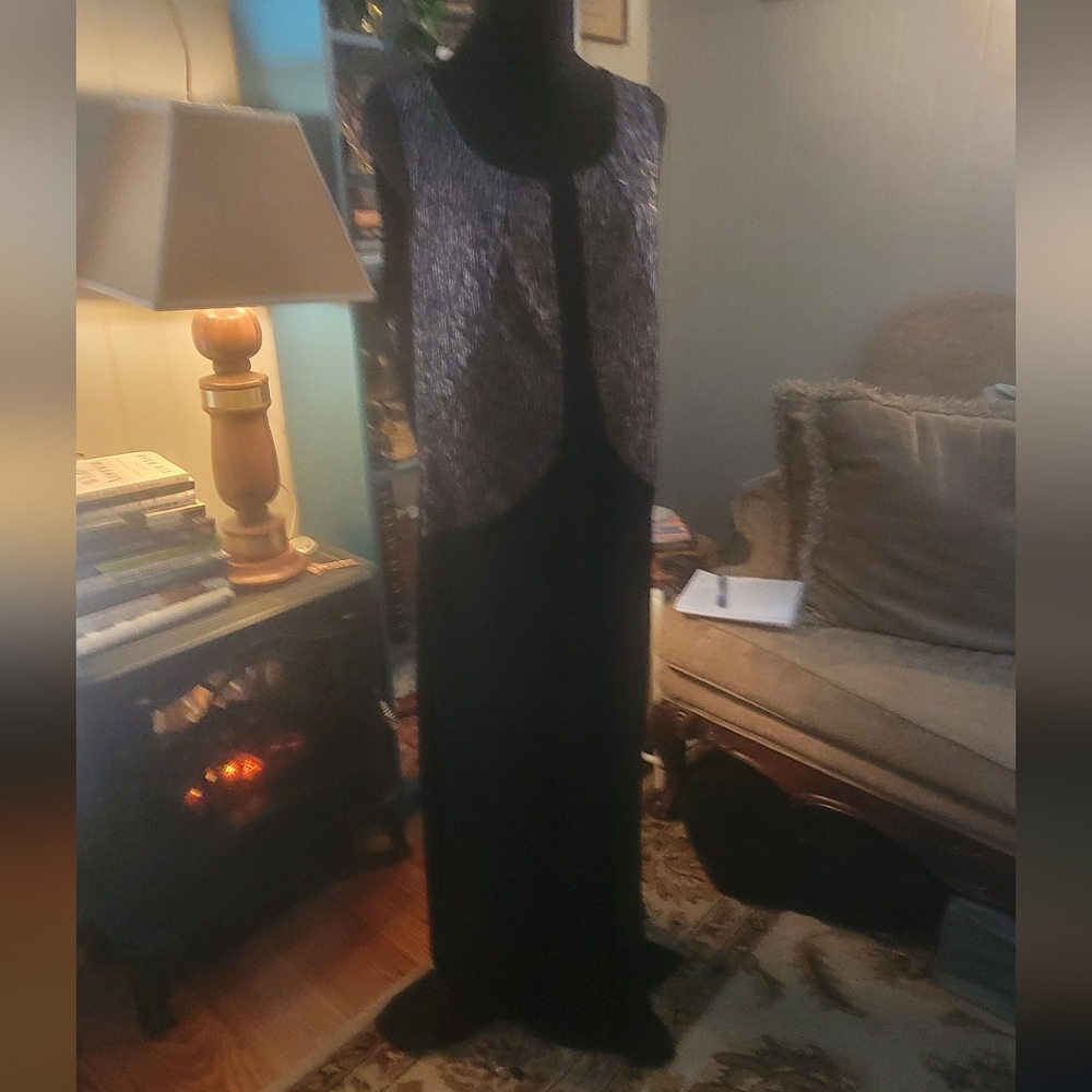 Chic Black and Silver Sleeveless Maxi Dress with slit